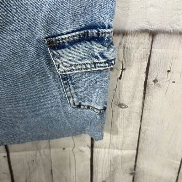 Zara Y2K Mid Rise Cargo Jeans Straight Leg size 8 Light Wash Unique Split Hem - Picture 4 of 9